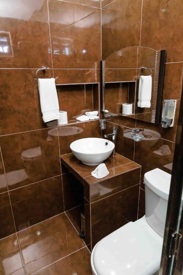 Hotel Naomi City Center バカラル エクステリア 写真